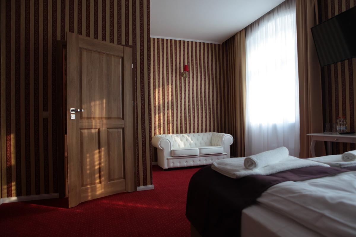 Hotel Court Park Ниса Екстер'єр фото