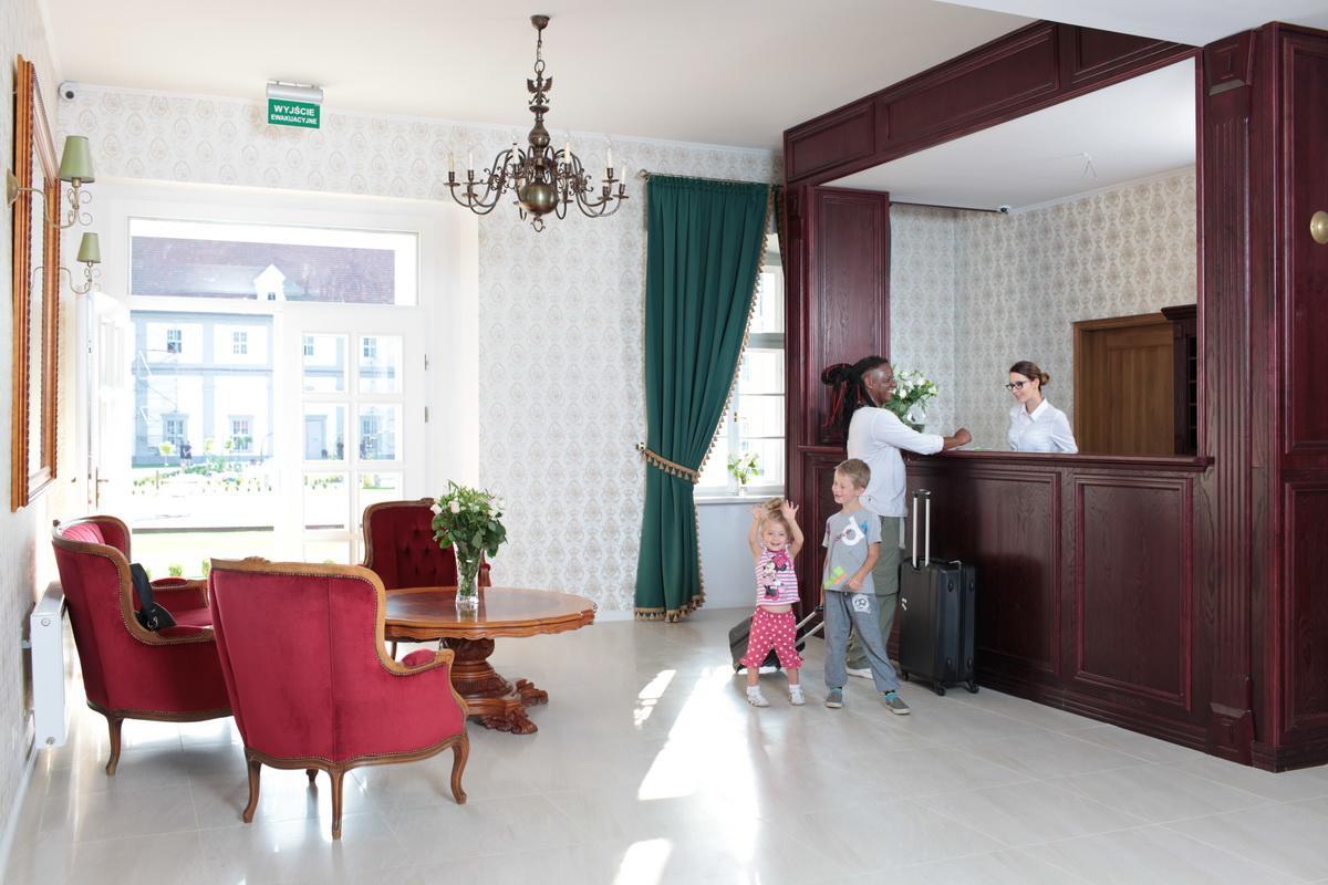 Hotel Court Park Ниса Екстер'єр фото